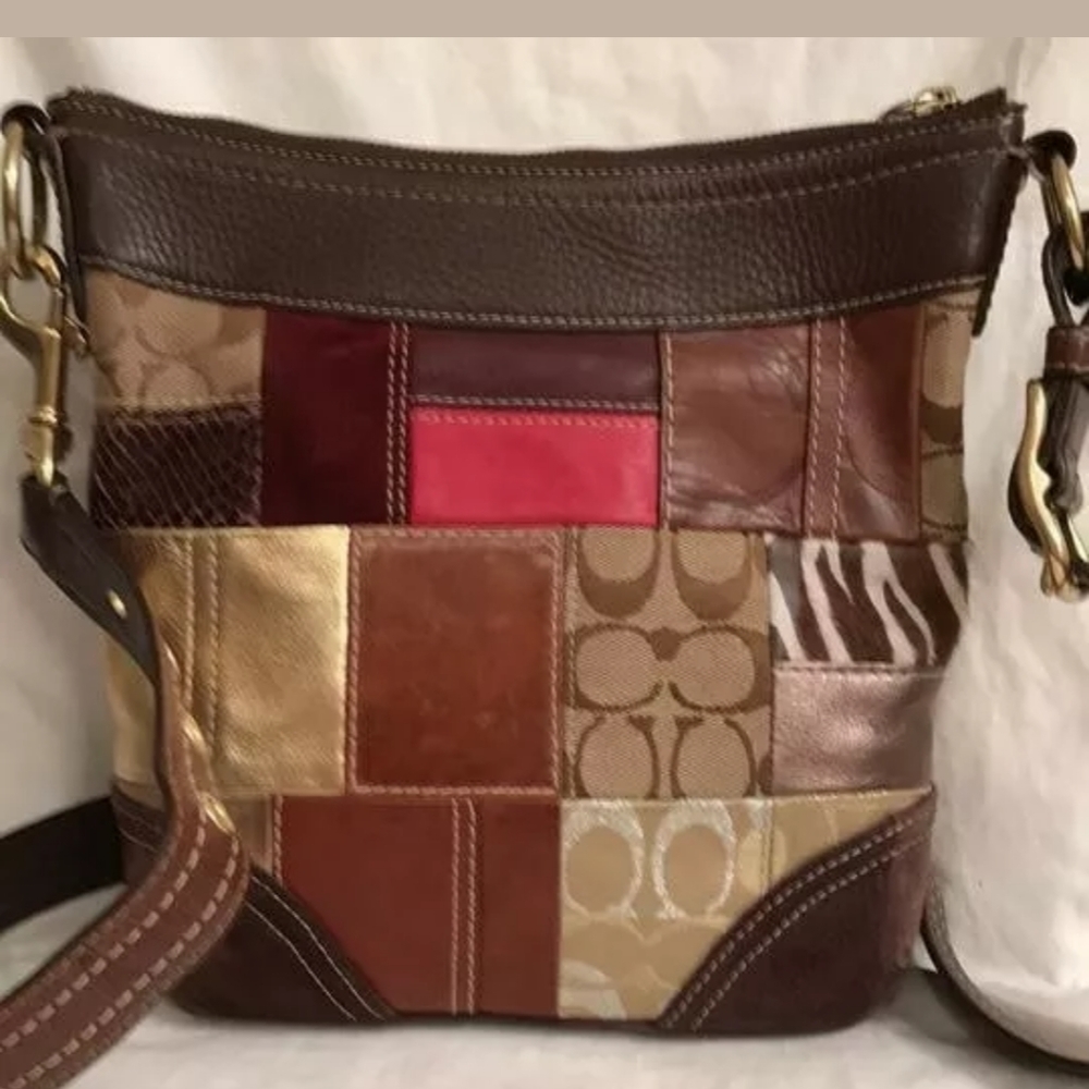 Coach G06Q-10435 (On Inside Tag) Brown Sue…